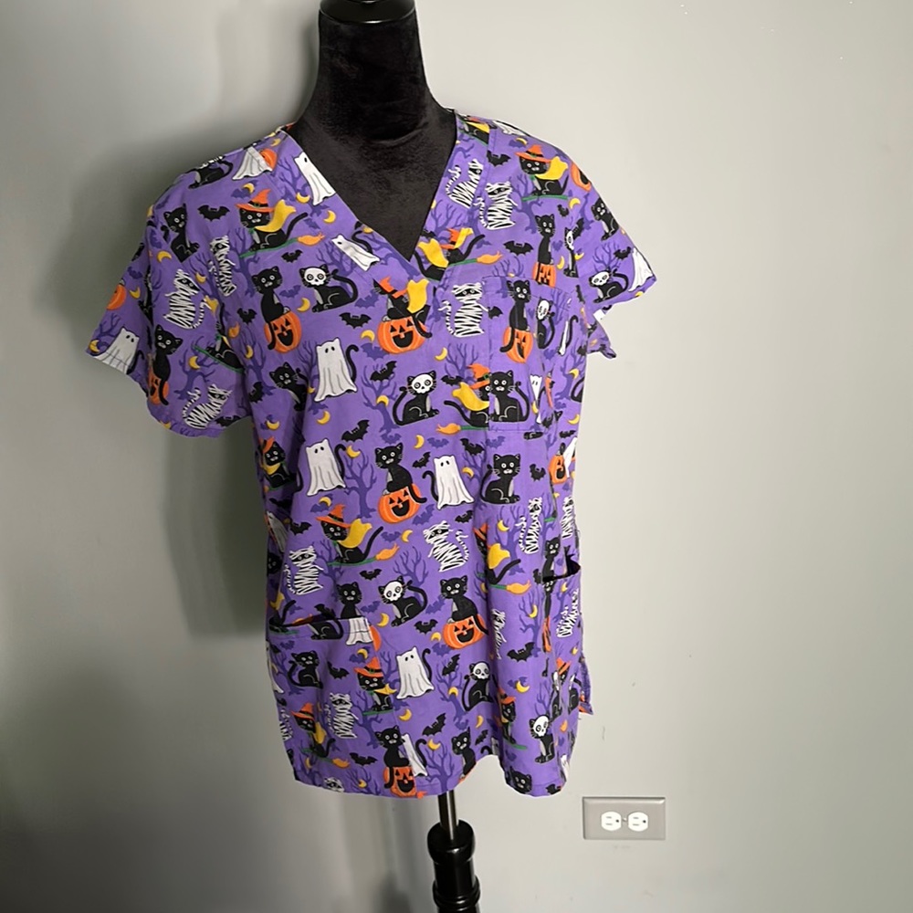 🎃🐈I LOVE SCRUBS Halloween scrub top